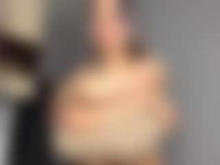 Live cam show with SeraNovelli - Hairy Pussy on Hubzter Live
