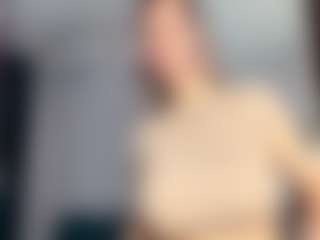 Live cam show with SeraNovelli - Blonde Hair Amateur on Hubzter Live