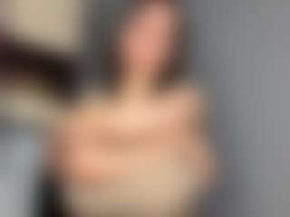 Live cam show with SeraNovelli - Blonde Hair on TeamSkeetLive