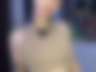 Live cam show with BarabaraJeffrie - Nipple Piercings on AdultVida.com