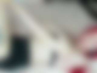Live cam show with Tori - Striptease on StripNow
