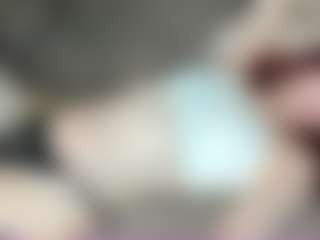 Live cam show with Tori - Striptease on Soda Cam