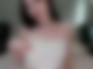 Live cam show with Tori - Green Eyes on dropp.cam