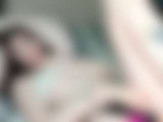 Live cam show with Tori - Teasing on Camsoda