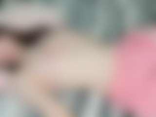 Live cam show with Tori - Smoking on Camsoda