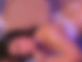Live cam show with MIA SANTA - Horny on studioflirtlive.com