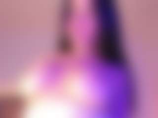 Live cam show with MIA SANTA - Thin on sexylivex.com