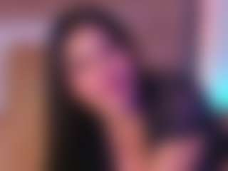 Live cam show with MIA SANTA - Shaved Pussy on Milfs Live