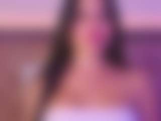 Live cam show with MIA SANTA - Petite Teen (18+) on Camsoda