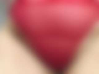 Live cam show with Oliviia-Ch - Mature on Hubzter Live