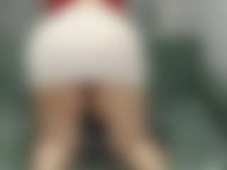 Live cam show with Oliviia-Ch - Facial on StripNow