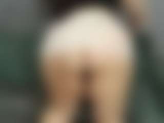 Live cam show with Oliviia-Ch - Hairy Pussy on Big Tits