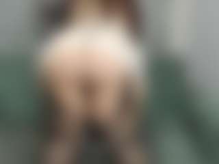 Live cam show with Oliviia-Ch - Mature on Milfs Live