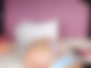 Live cam show with Scarlet - Public on https://playwithruby.com