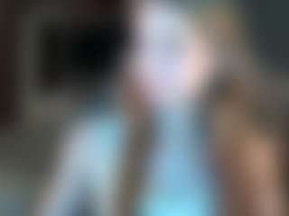 Live cam show with Elizabeth - Green Eyes on googirlz