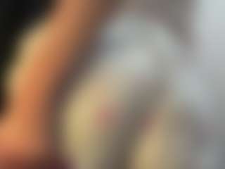 Live cam show with Elizabeth - Athletic on CamSodaAdn