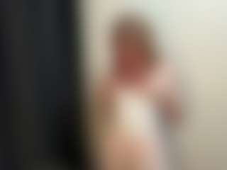 Live cam show with Elizabeth - Oil on StripNow