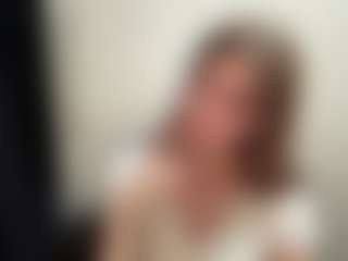 Live cam show with Elizabeth - Green Eyes on xplaylive.com