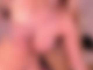 Live cam show with LEXIE WAYNE - Blonde Hair on chickslive.net