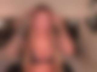 Live cam show with LEXIE WAYNE - Flashing on Dolls Live