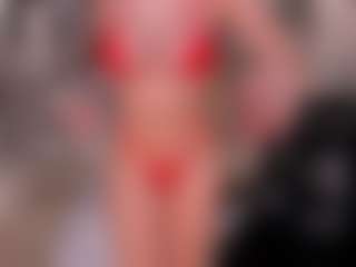 Live cam show with LEXIE WAYNE - Blonde Hair Petite on Uber Horny