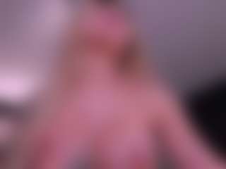Live cam show with LEXIE WAYNE - Bedroom Blonde Hair on https://playwithruby.com