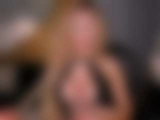 Live cam show with LEXIE WAYNE - Flashing on liverealitysex.com