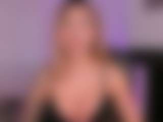 Live cam show with LEXIE WAYNE - Bedroom on Camsoda