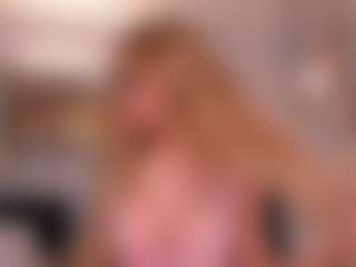 Live cam show with LEXIE WAYNE - Blonde Hair Petite on Camsoda