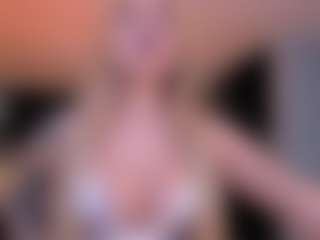 Live cam show with LEXIE WAYNE - Blonde Hair Petite on Camsoda