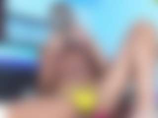 Live cam show with hotboyluxeet - Average on Stripli.com