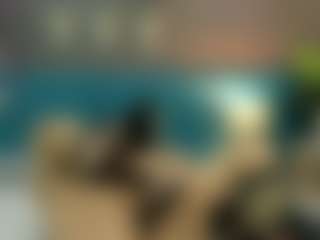 LunnaMoretti's Live Sex Cam Show