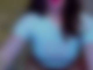Live cam show with MichelleSexyDoll - Gagging on Livezox