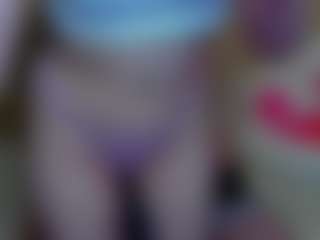 Live cam show with MichelleSexyDoll - Smoking on SinfulBabes