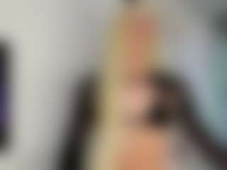 Live cam show with Aiunii - Green Eyes on Porn Luv