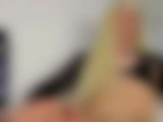 Live cam show with Aiunii - Green Eyes on thefappeningchat.com