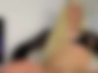 Aiunii's Live Sex Cam Show