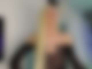 Live cam show with Aiunii - Tease on googirlz