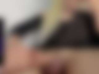 Live cam show with Aiunii - Smoking on Pornisteam.com