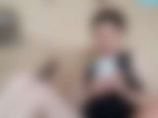 Live cam show with KassieWheatcroft - Skinny on Camsoda