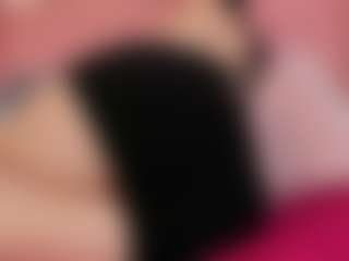 konnieRuiz MILF webcam performer live streaming