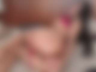 Luna-Rousse's Live Sex Cam Show