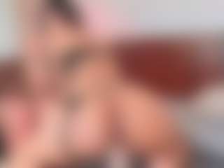 Live cam show with Luna-Rousse - Ass Clapping on sexylivex.com