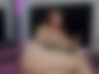 Live cam show with PaulinnaCurvy - Red Hair on livesuperchat.net