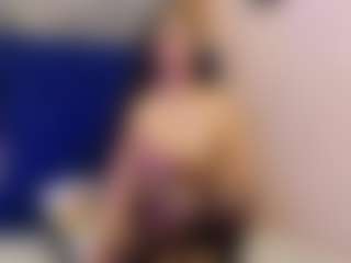 Live cam show with ThinPrincesss - Spank on Camsoda