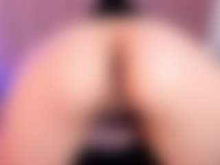 Live cam show with Abigail-lady - Skinny on Mixed Magazine Live