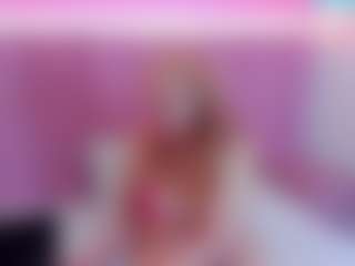 Live cam show with Queen - White on Mixed Magazine Live | colombia