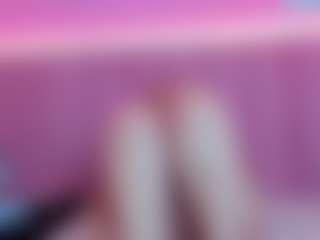 Live cam show with Queen - Brown Eyes on Camsoda