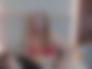 Live cam show with Queen - White on live18s.com | colombia