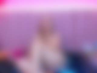 Live cam show with Queen - Drinking on Camsoda